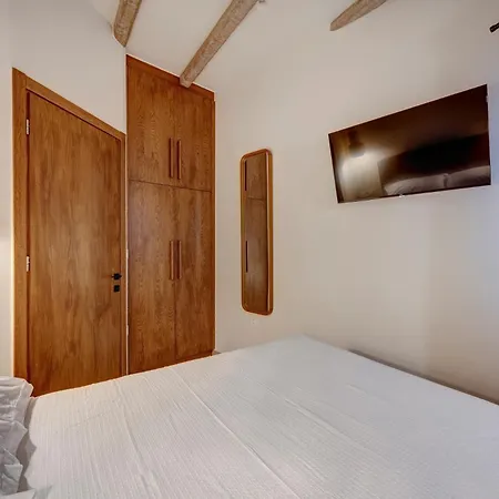 Syriano Apartment